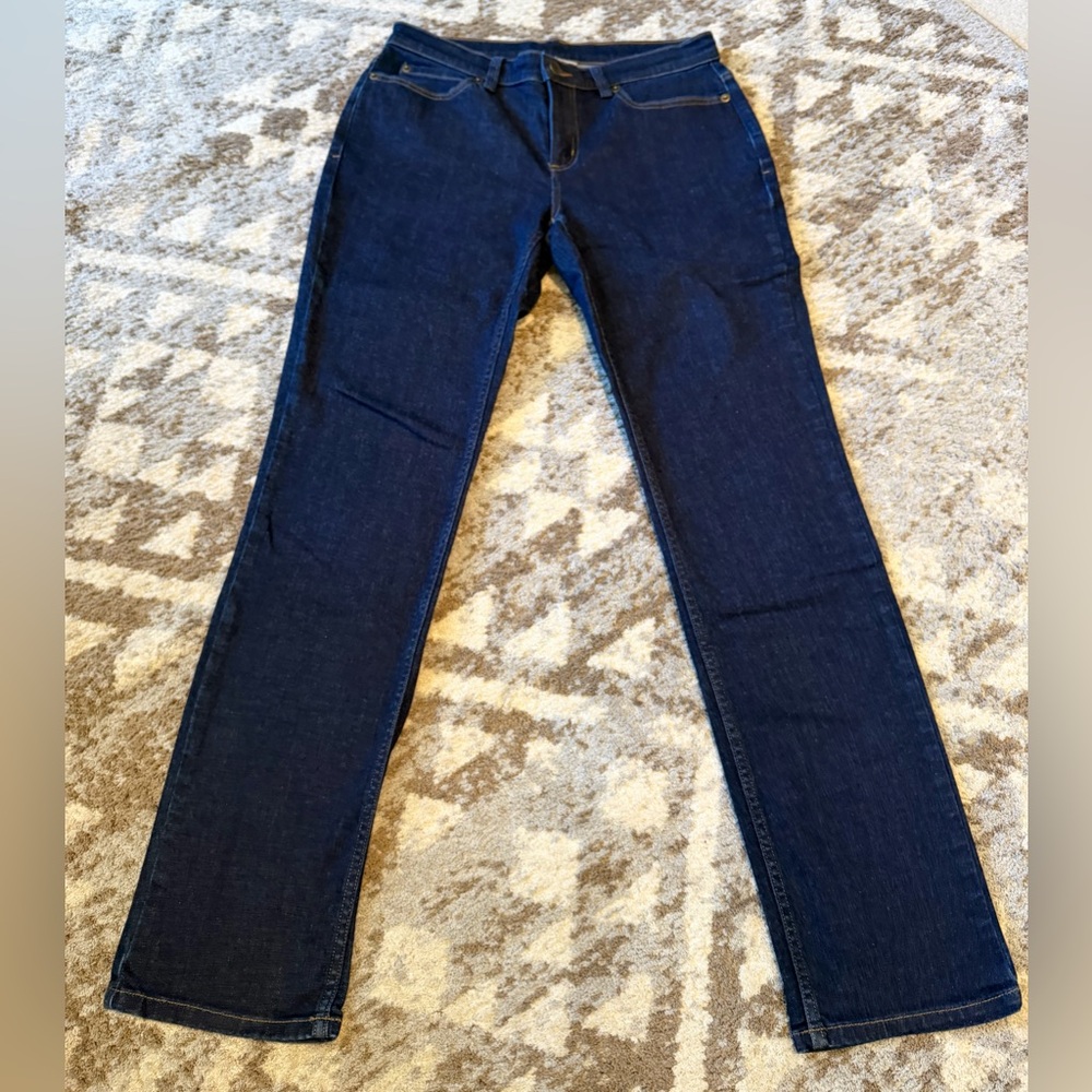 Duluth Trading Co Dark Blue Denim Jeans